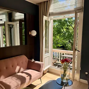 https://spinoza-suites.amsterdamhotelsnl.com